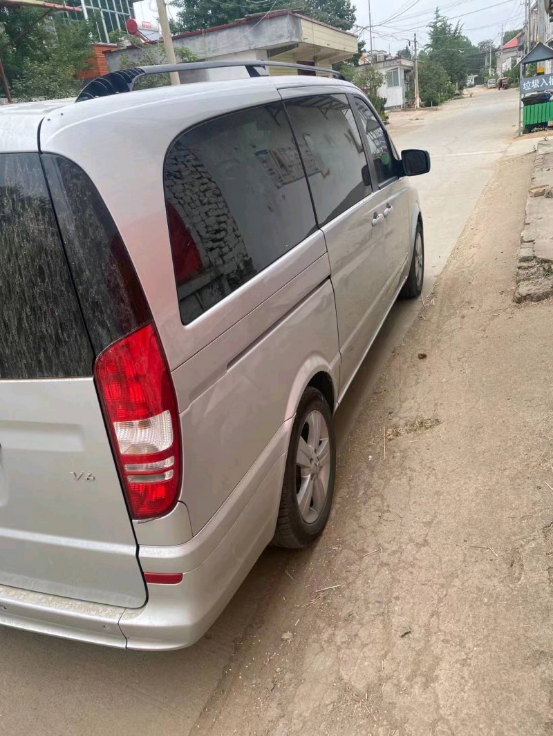 枣庄13年奔驰唯雅诺2