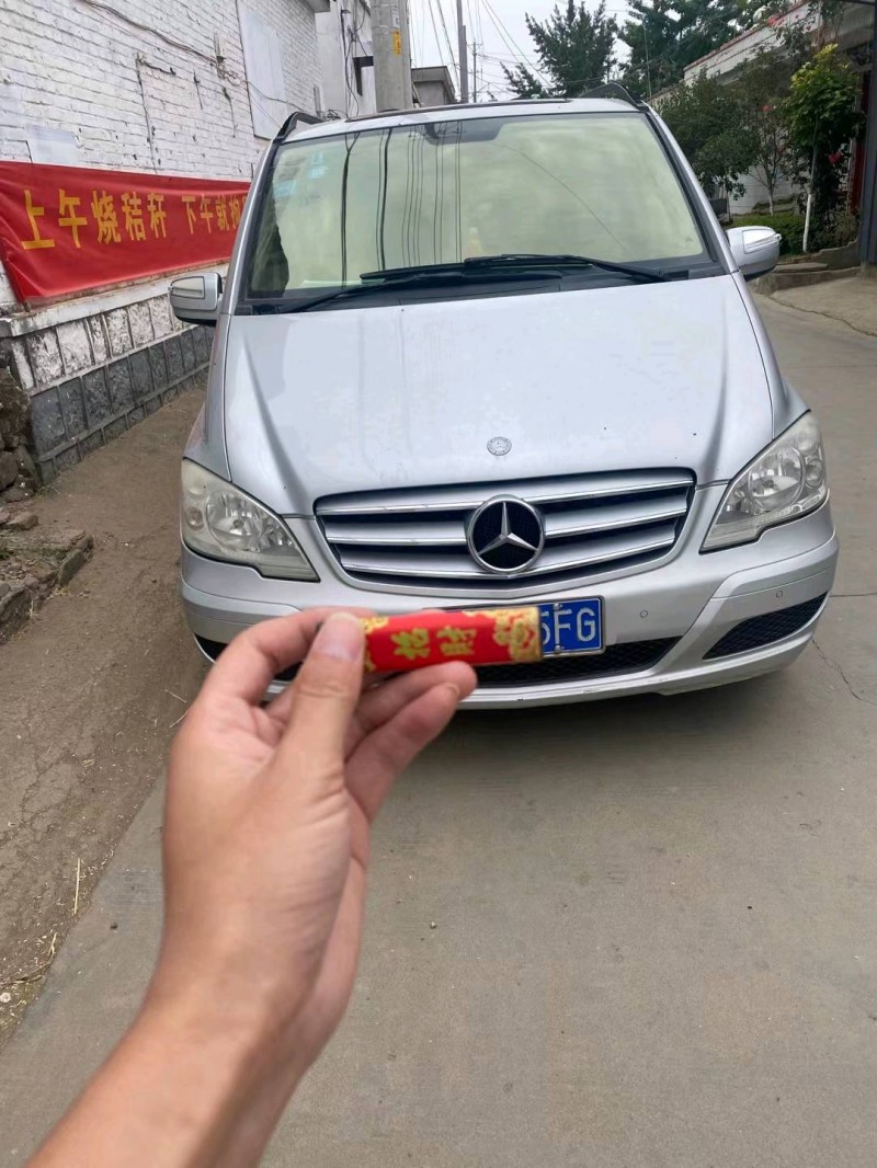 枣庄13年奔驰唯雅诺1