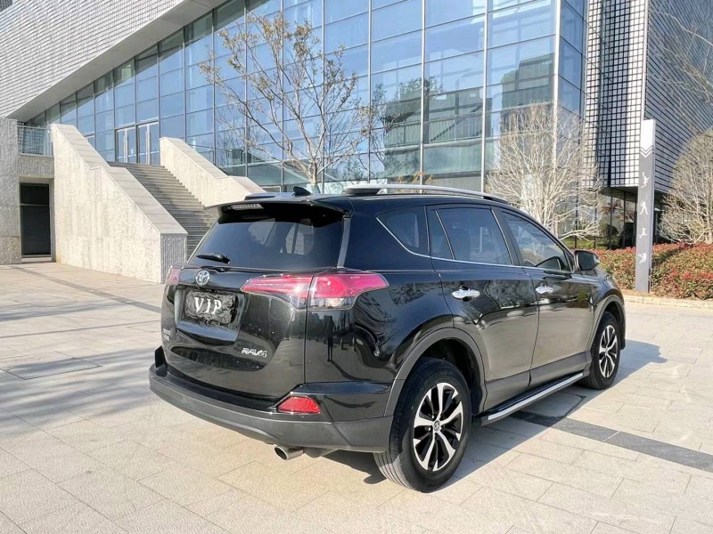 苏州19年丰田RAV4荣放4