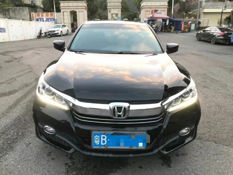 广州17年本田雅阁4