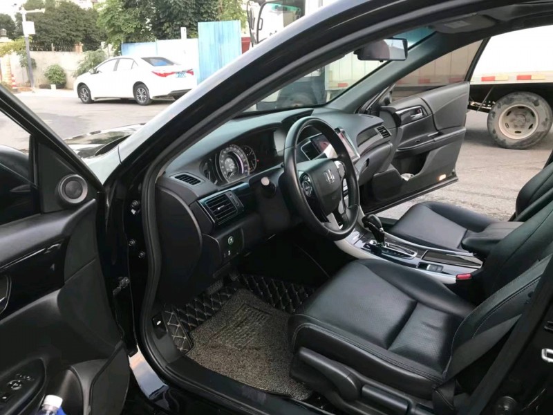 广州17年本田雅阁5