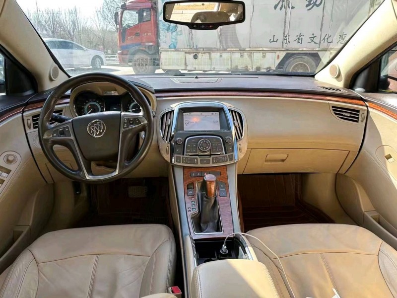 北京10年别克君越6