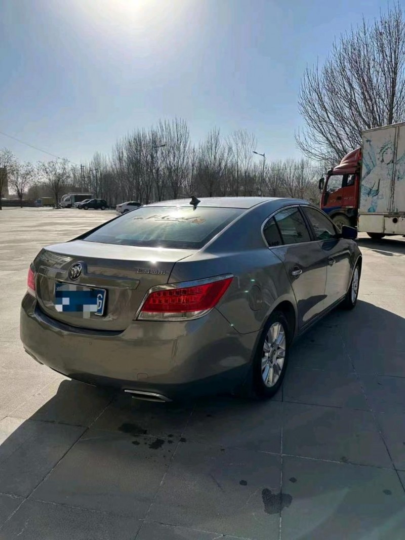 北京10年别克君越7