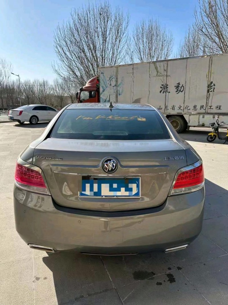 北京10年别克君越9