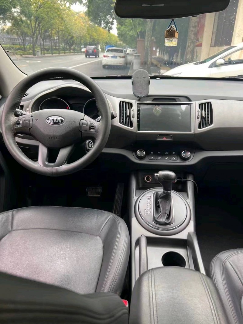 邯郸16年起亚智跑6