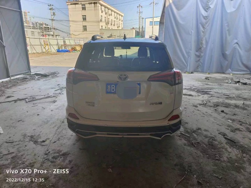 嘉兴19年丰田RAV41