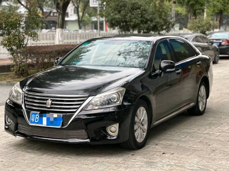广州13年丰田皇冠2