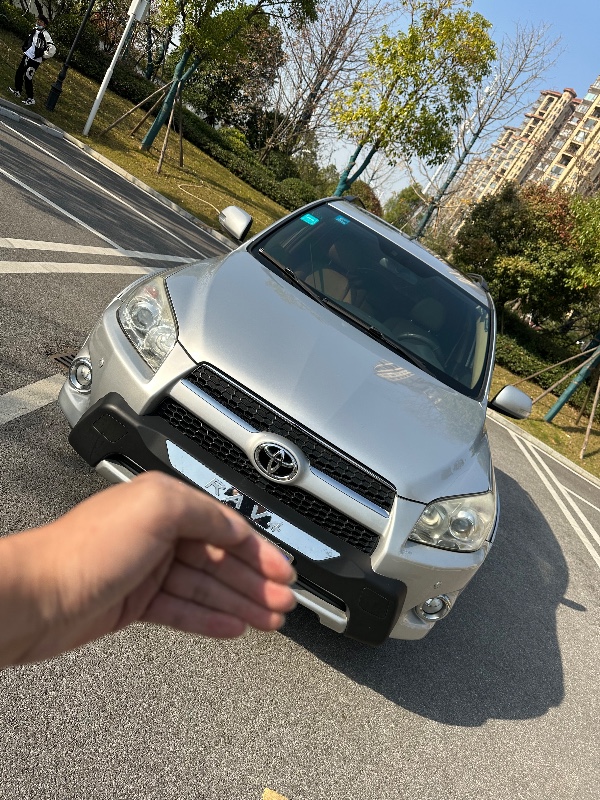 岳陽12年豐田RAV4榮放9