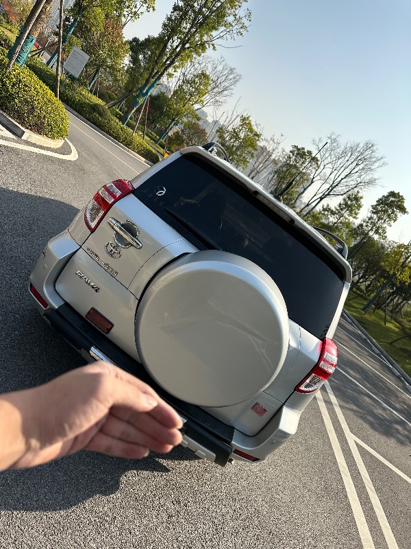 岳陽12年豐田RAV4榮放5