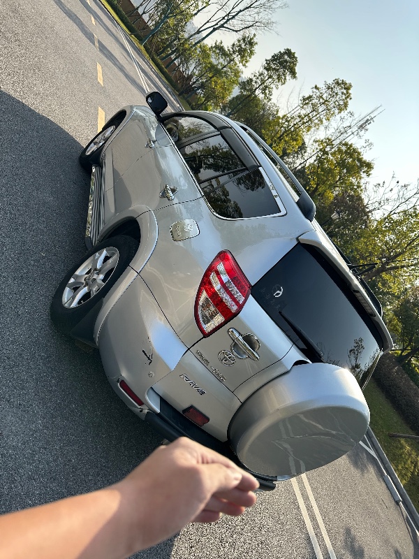 岳陽12年豐田RAV4榮放6