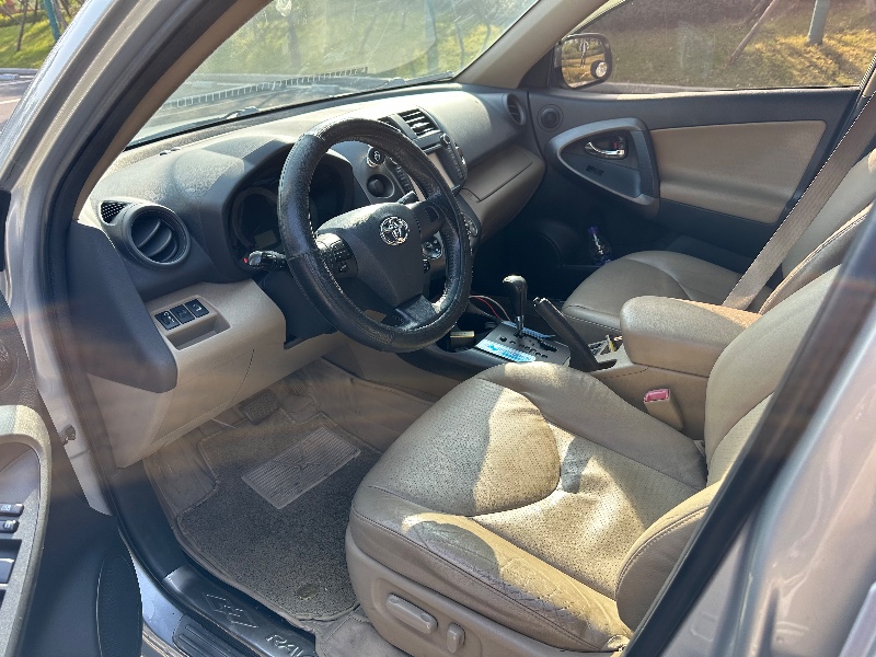 岳陽12年豐田RAV4榮放3