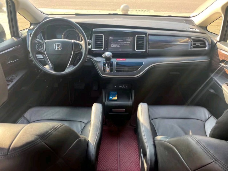 青岛18年本田艾力绅6