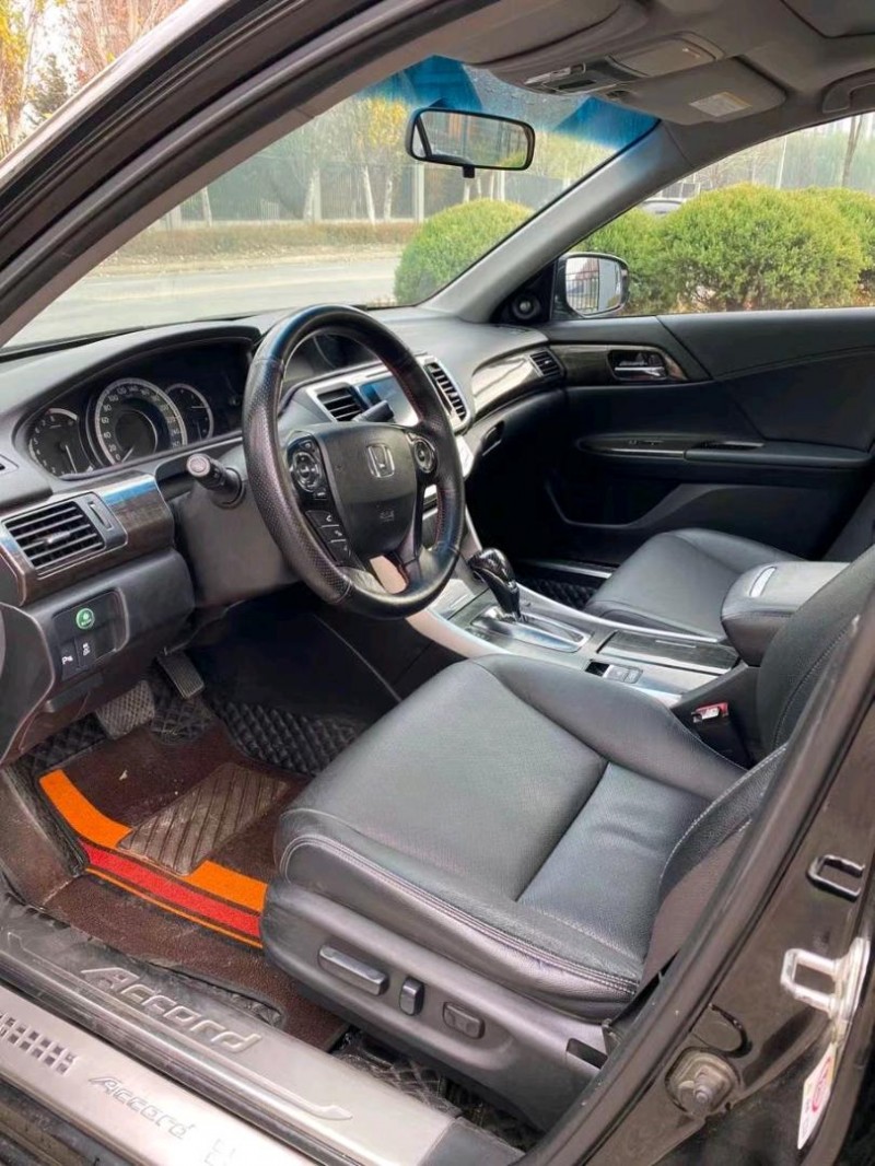 沈阳14年本田雅阁6