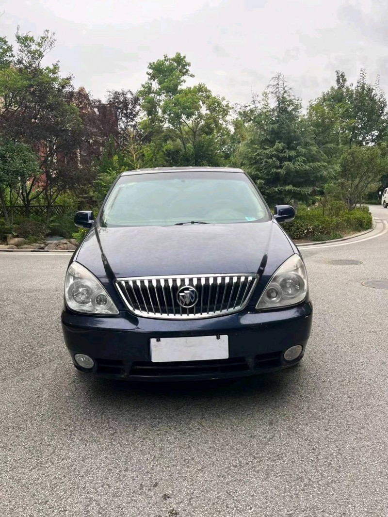 青岛16年别克GL81