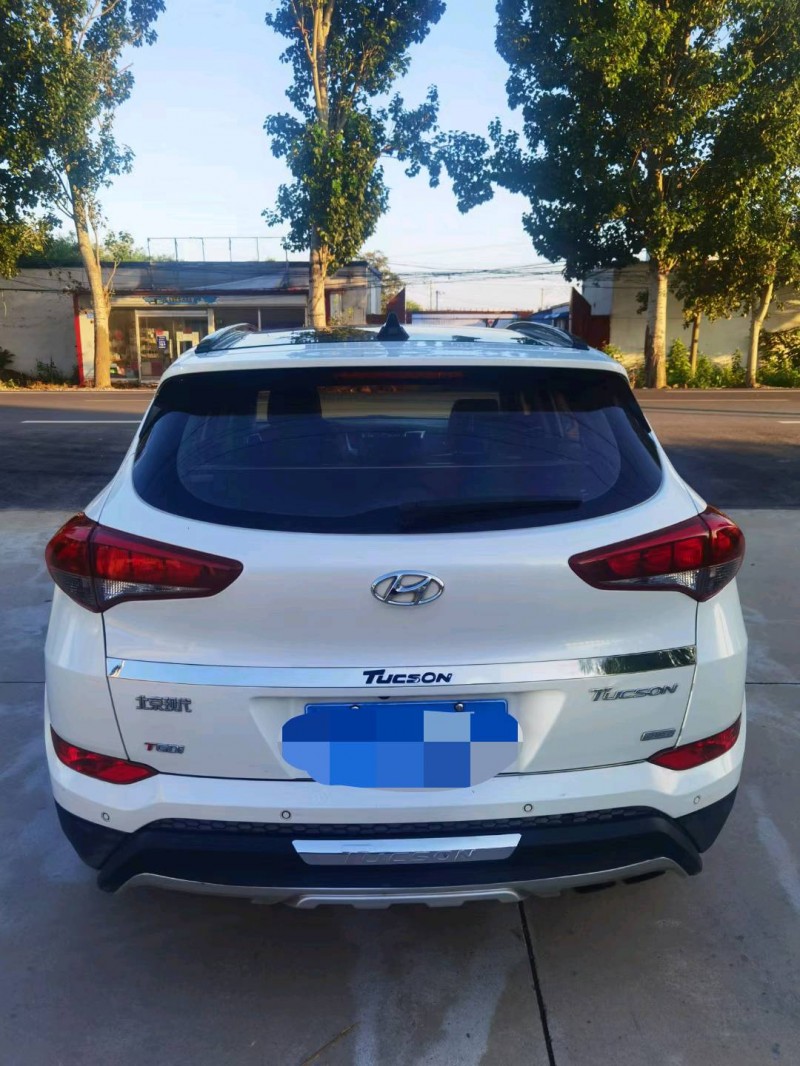 保定16年现代途胜5