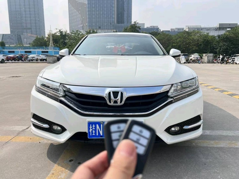 广州16年本田思铂睿1