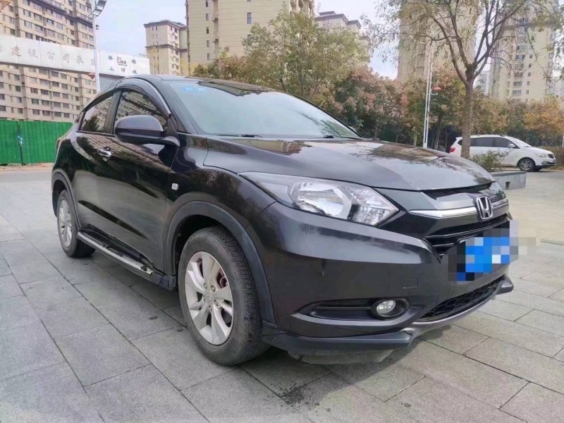 东营17年本田缤智3