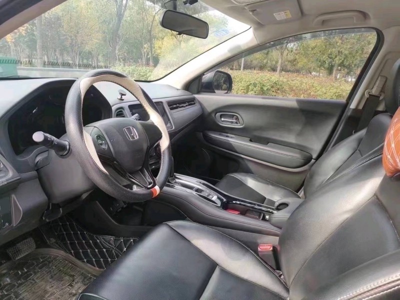 东营17年本田缤智5