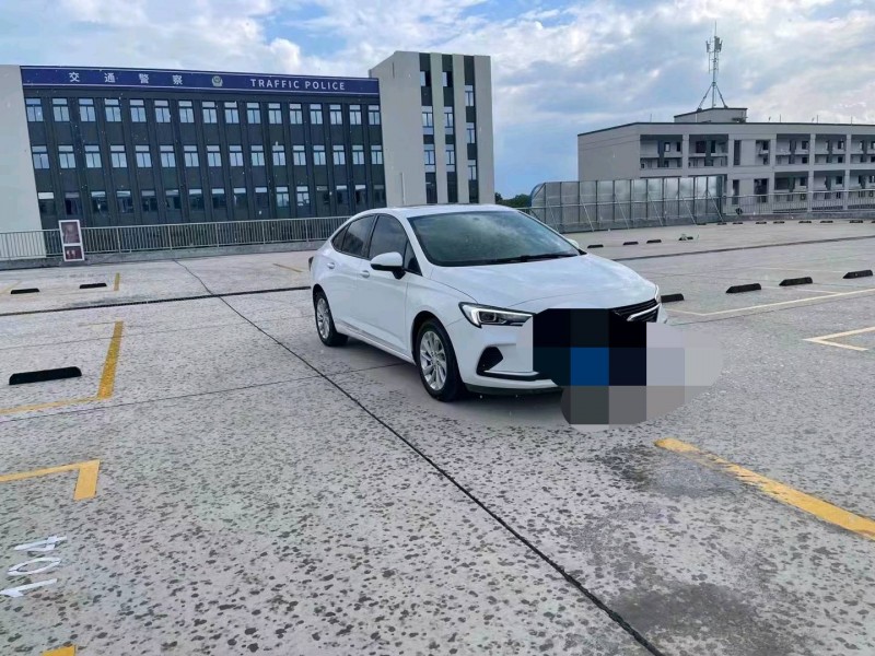 嘉兴21年别克威朗3