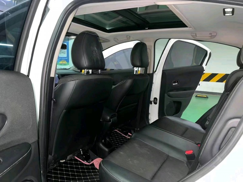 成都20年本田缤智5