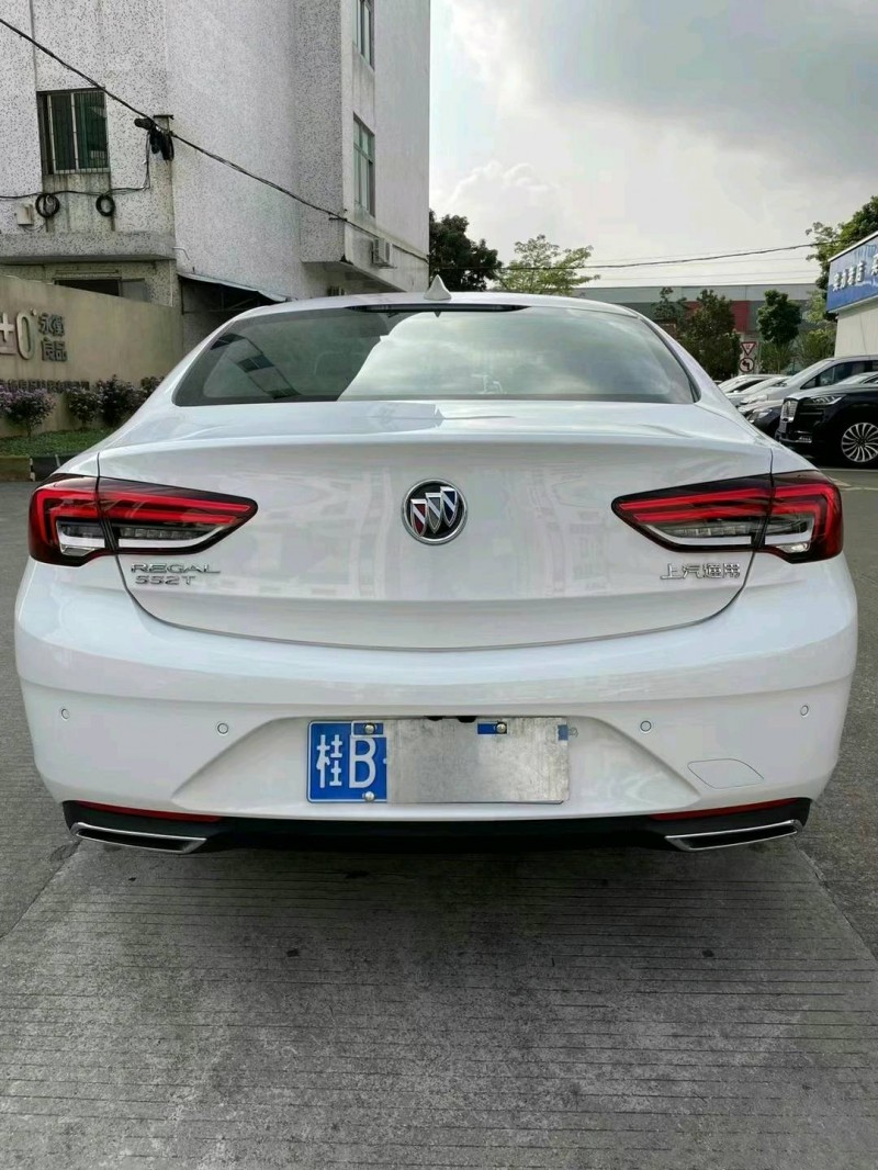 中山22年别克君威4