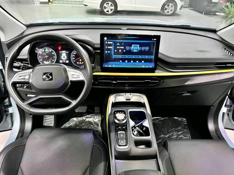 成都22年江淮思皓5