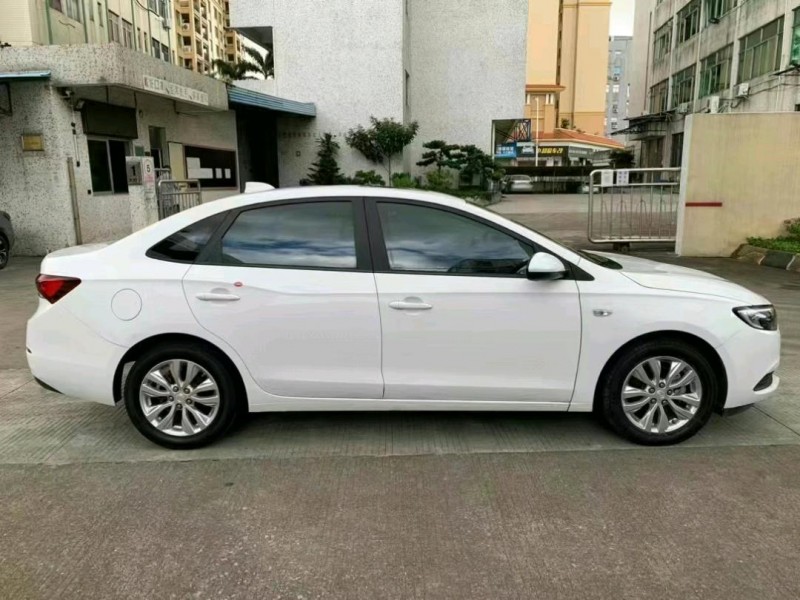 中山19年别克英朗2