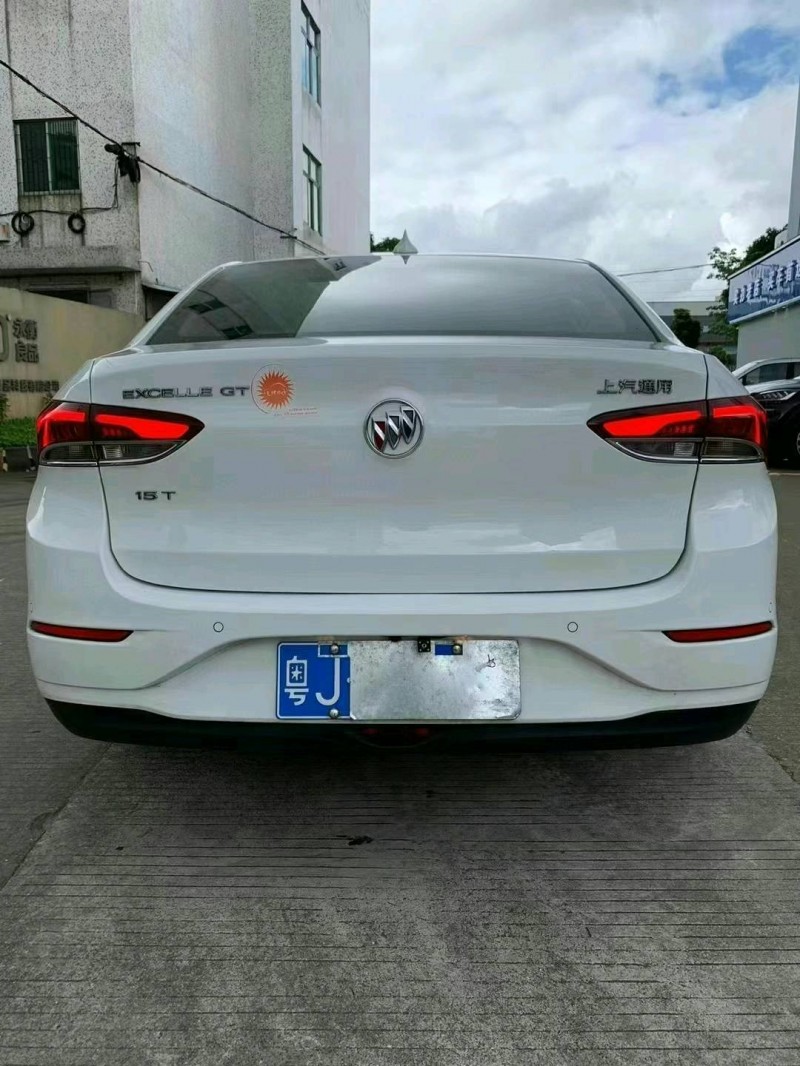 中山19年别克英朗4