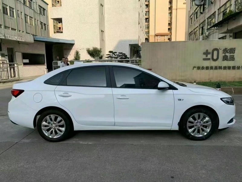 中山19年别克英朗2