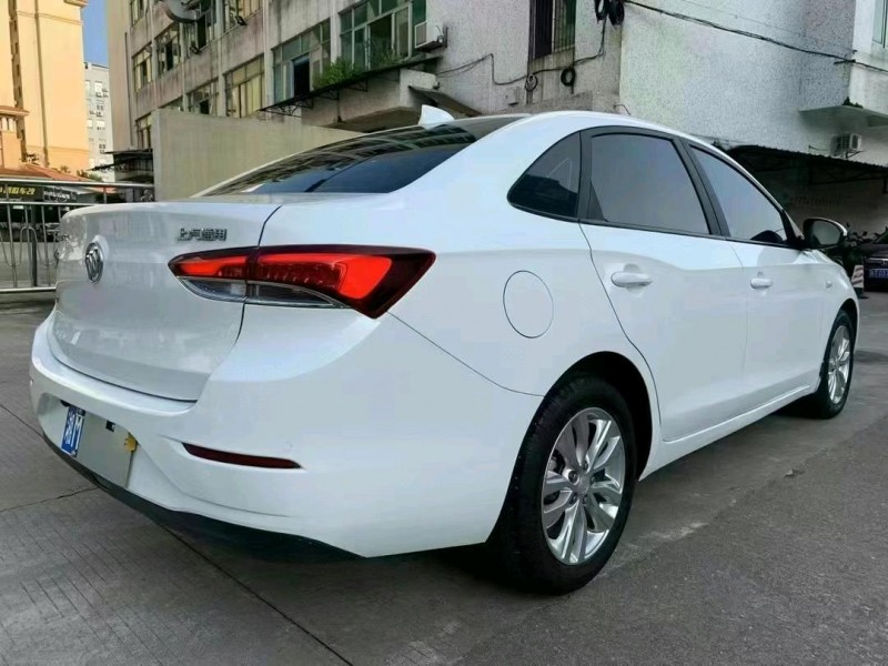 中山19年别克英朗5