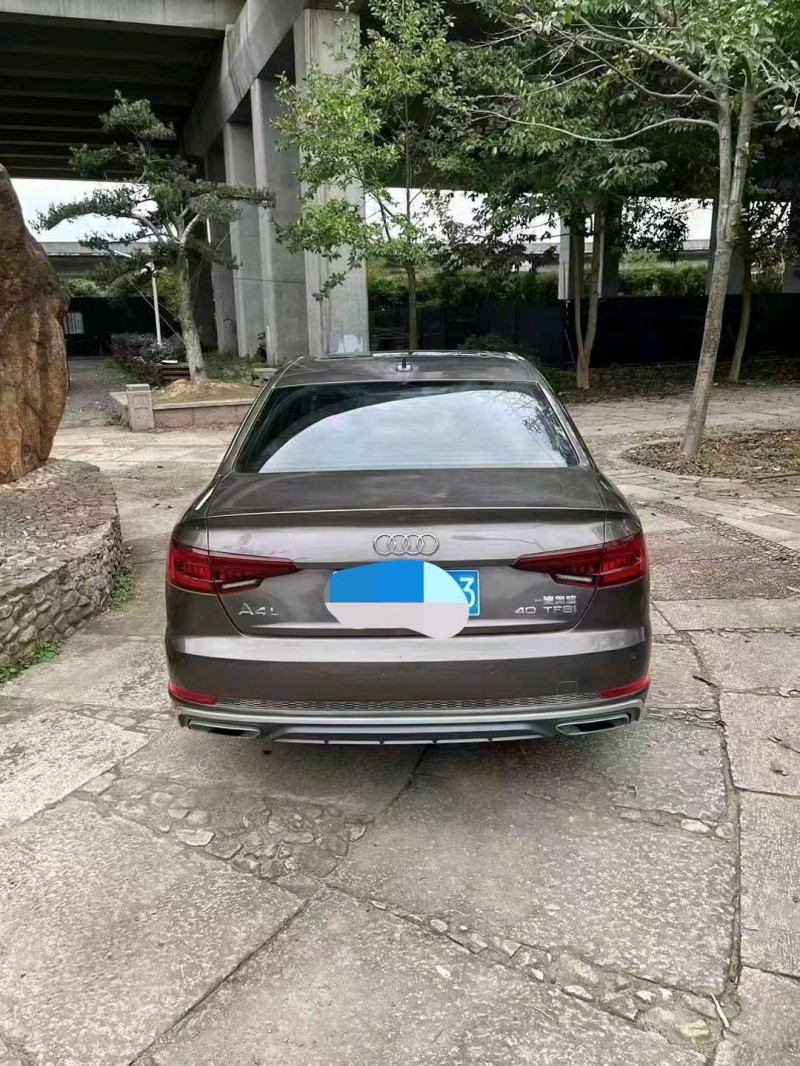 嘉兴19年奥迪A4L8