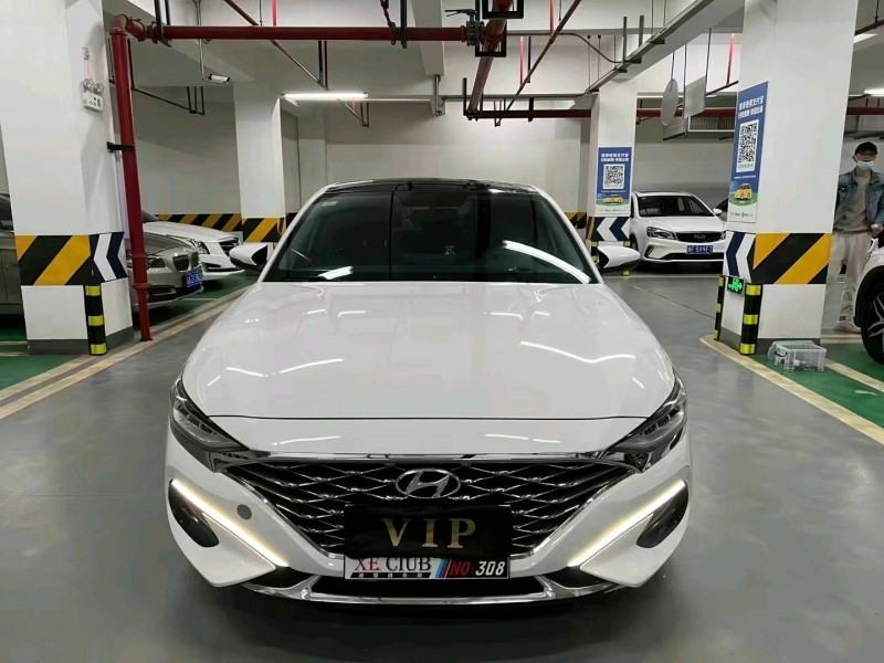 成都21年现代菲斯塔1