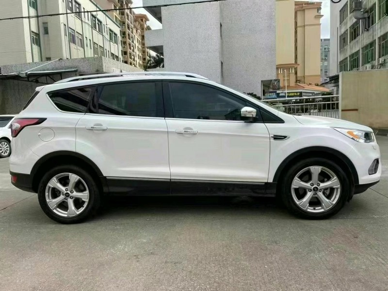 中山19年福特翼虎2