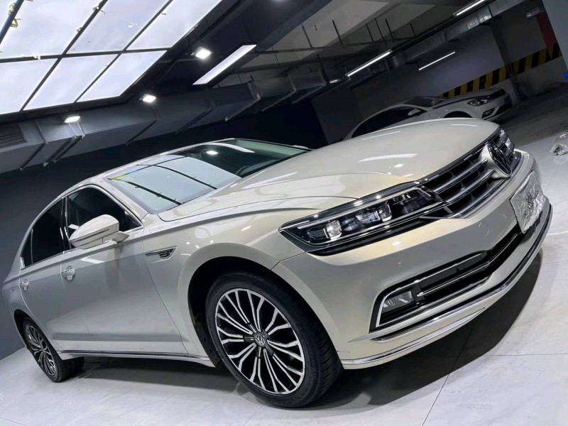 成都18年大众辉昂3