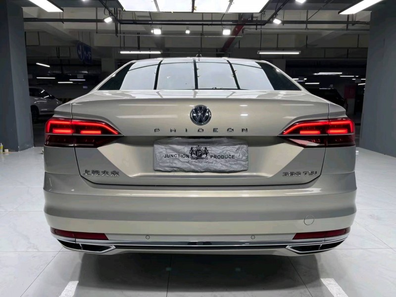 成都18年大众辉昂2