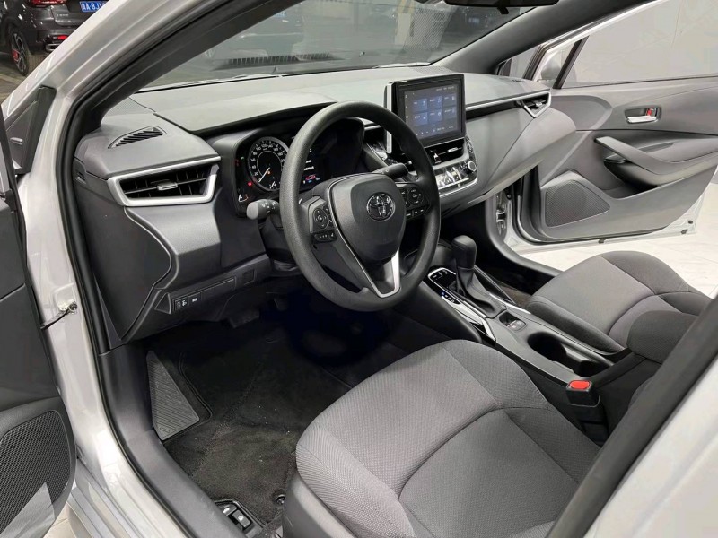 成都22年丰田雷凌3