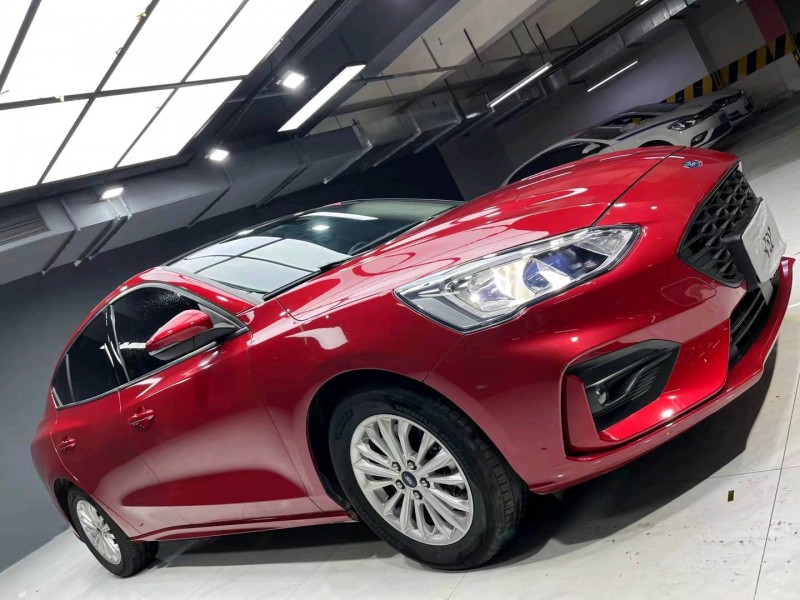 成都20年福特福克斯2