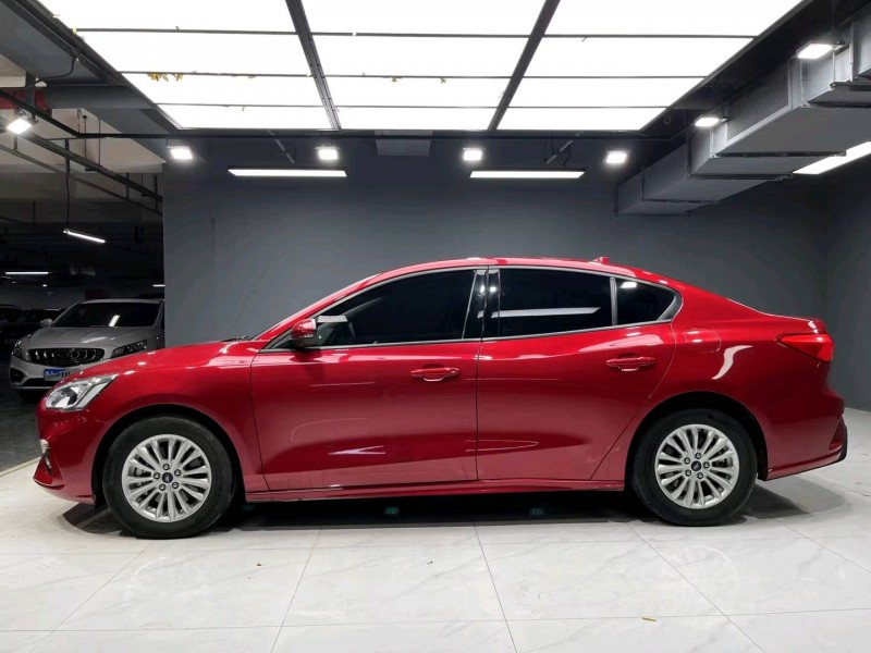 成都20年福特福克斯5