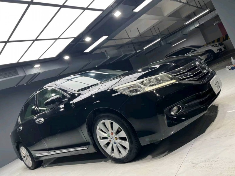 成都15年本田雅阁2