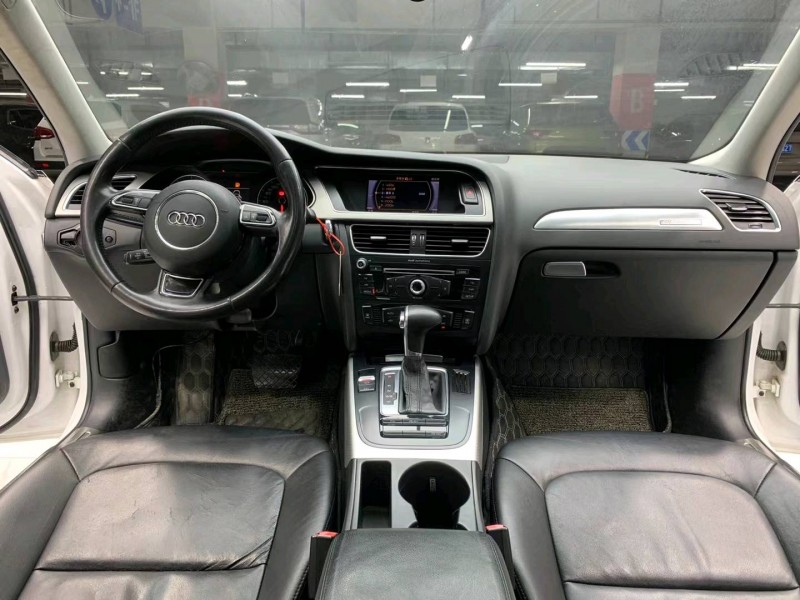 成都13年奥迪A4L5