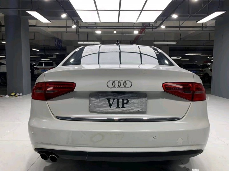 成都13年奥迪A4L8