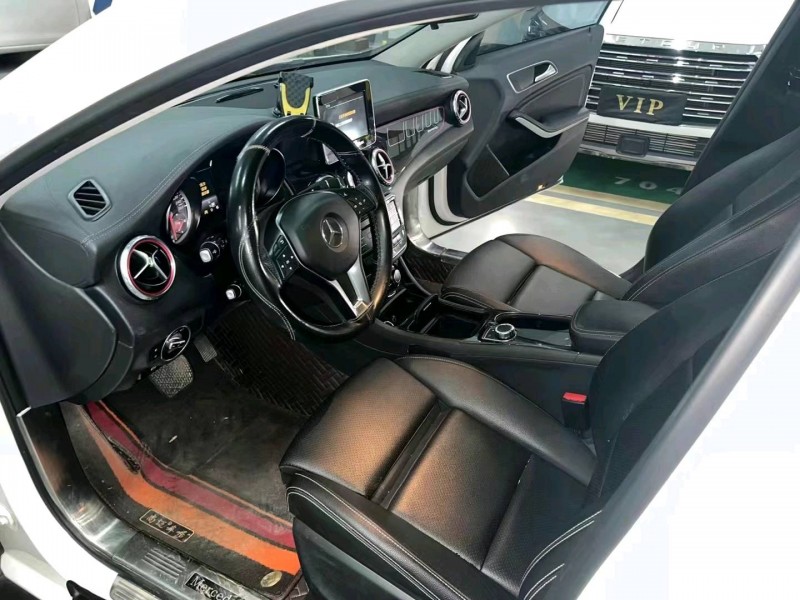 成都16年奔驰GLA4