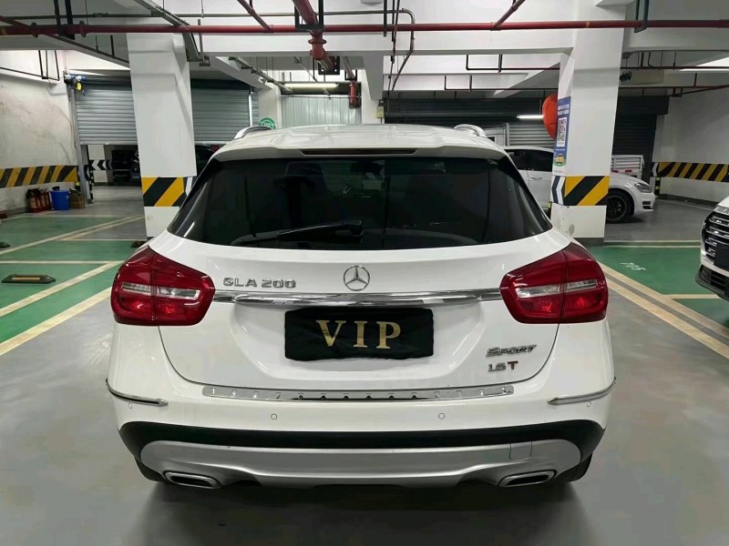 成都16年奔驰GLA8