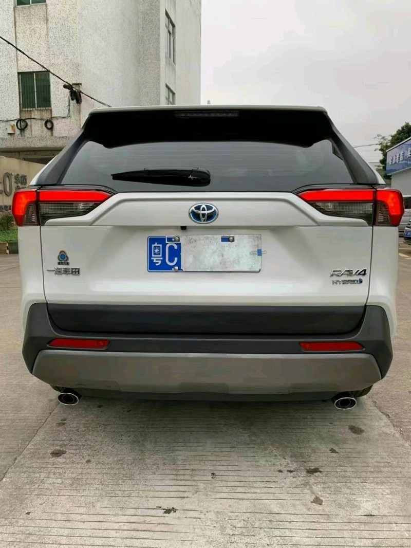 中山22年丰田RAV44