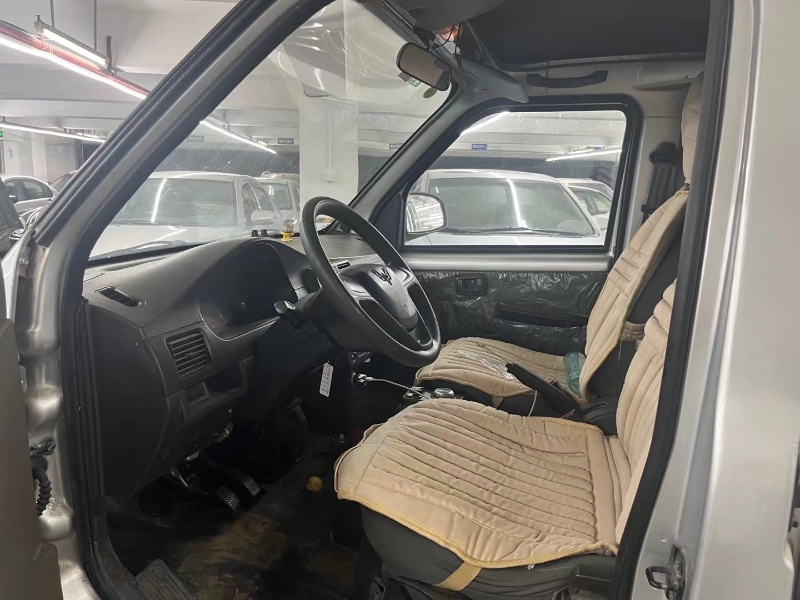 深圳20年五菱汽車宏光9