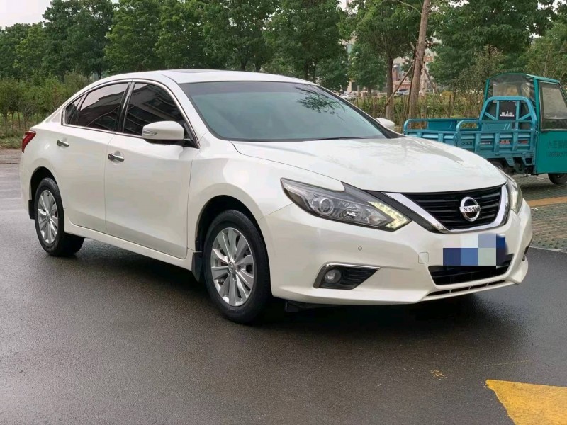 潍坊18年日产天籁2