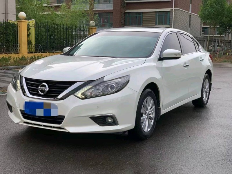 潍坊18年日产天籁3