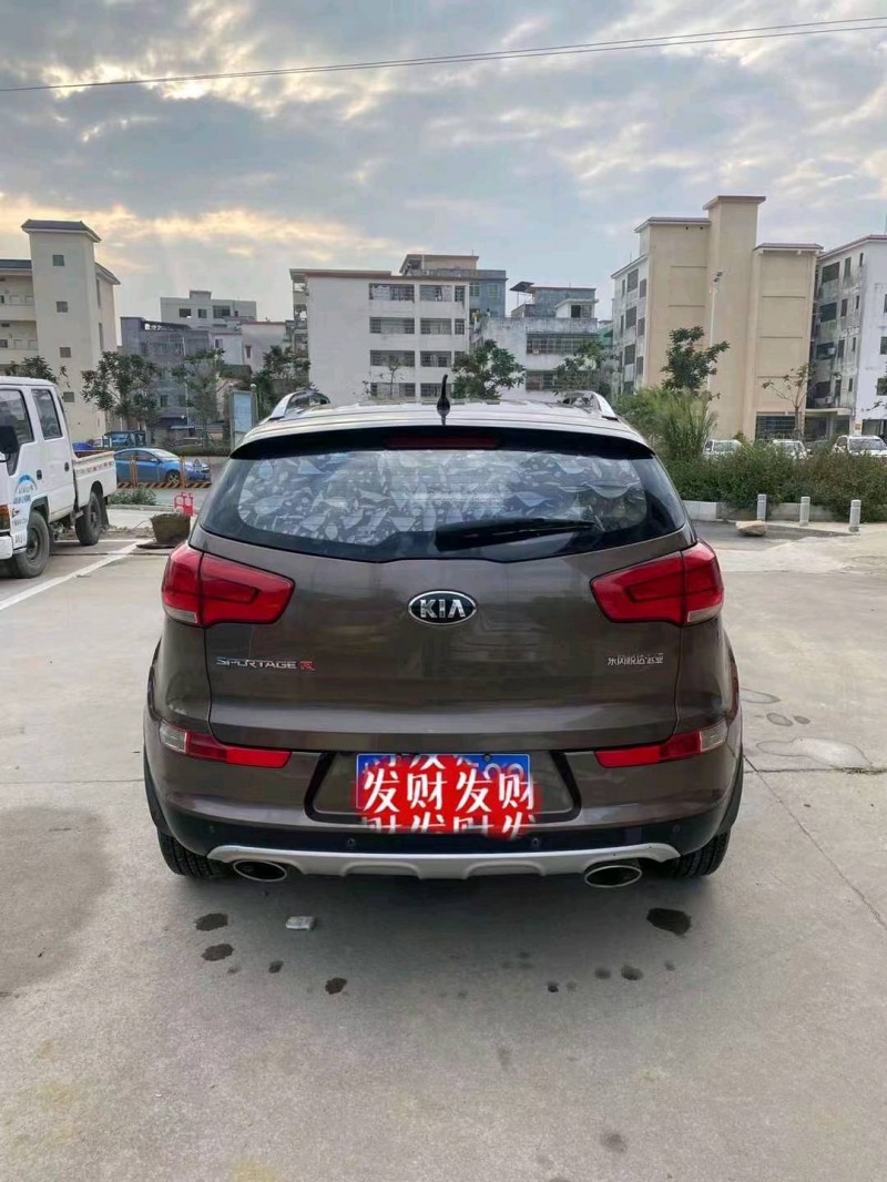 广州15年起亚智跑9