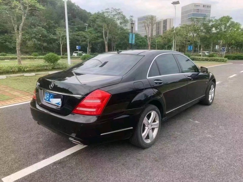 广州13年奔驰S8