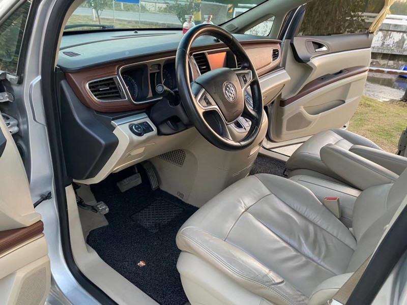 徐州16年别克GL83